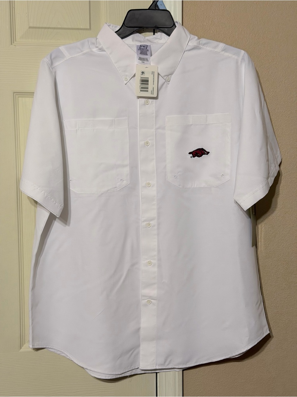 Arkansas Razorbacks Pro Edge White Short-Sleeve Button-Down w/ Embroidered Patch